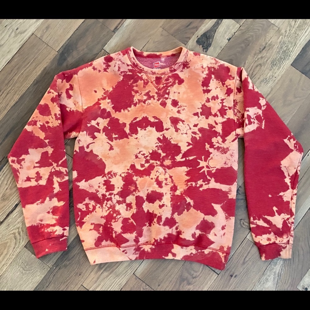 Tie Dye Womans Red Crewneck Sweater Size Small